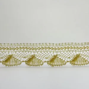 encaje-de-concha-dorado-50mm-bajo-palio